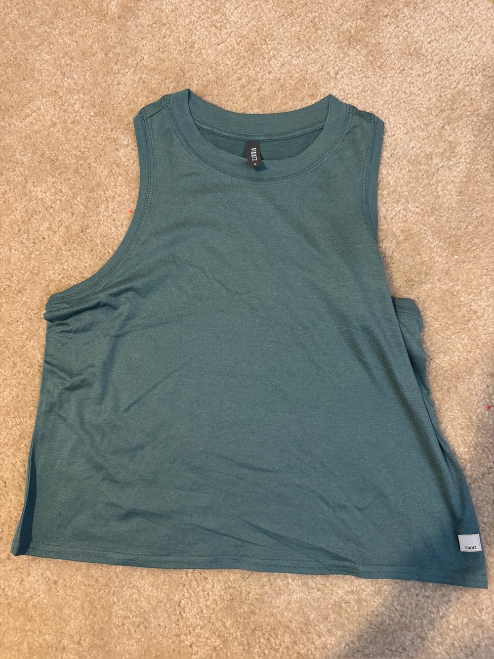 Vuori energy top tank top size L cropped style